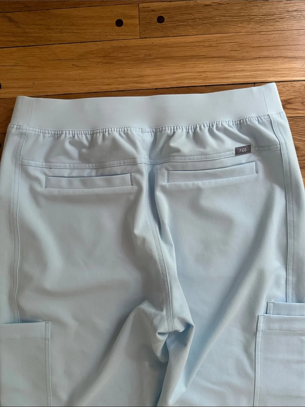 FIGS Men's Axim Light Blue Cargo Scrub Pants Large Short 28
